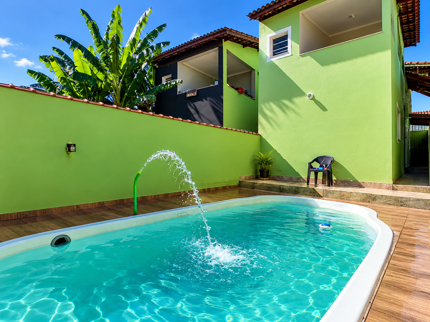 CASA COM PISCINA À VENDA EM ITAQUAQUECETUBA | 2 DORMITÓRIOS E GARAGEM